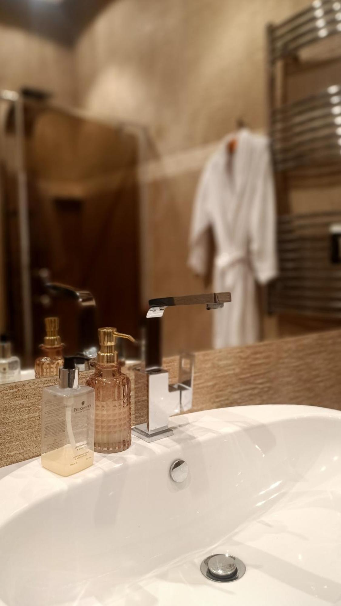 Luxury Room Well Located 琴斯托霍瓦 外观 照片